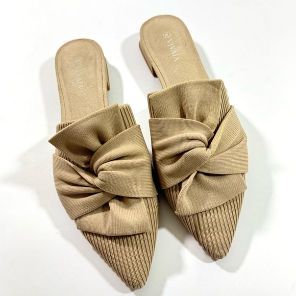 Vivaia Pointed Toe Knot Slides Low Heel Size 39 USA 8 Almond - Picture 2 of 9